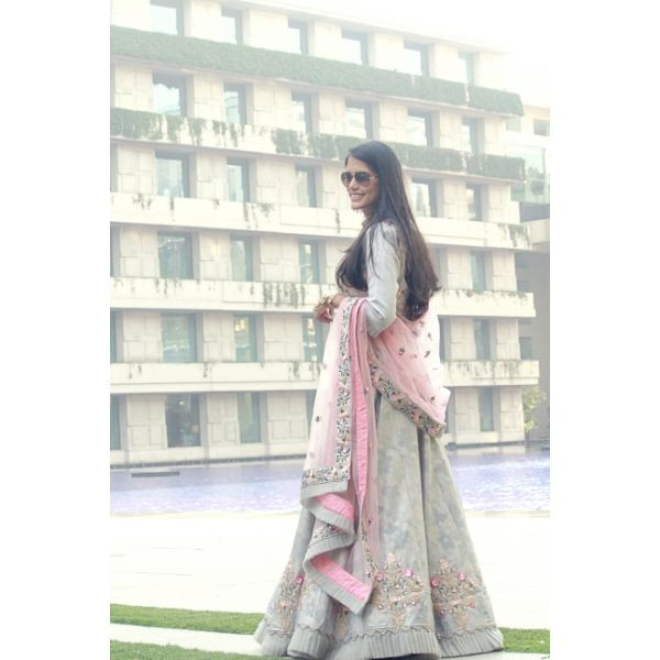 Lehenga/Sherwani on rent