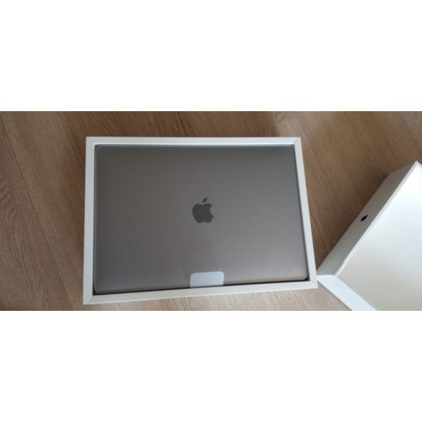 Macbook Pro M3 (8GB 512SSD 16 Inch) on rent