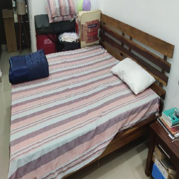 King Size Bed With Mattress on rent