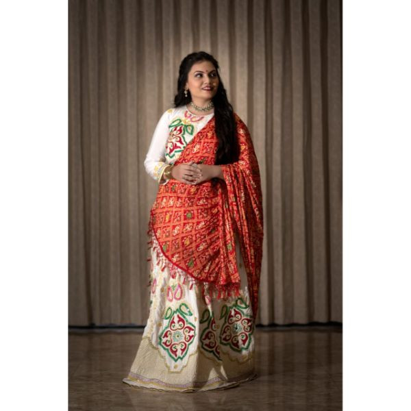 Elegant Crimson and Ivory Choli With Lehenga - Perfect for Traditional Occasions on rent