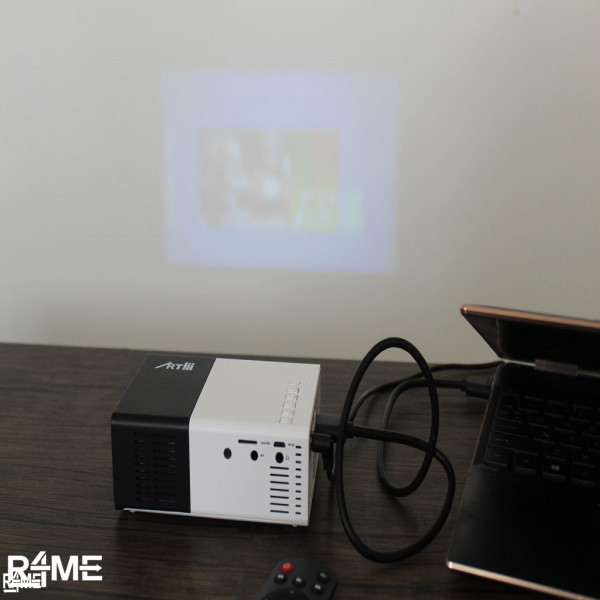 PROJECTOR WITH SCREEN 6’ & 8’ on rent