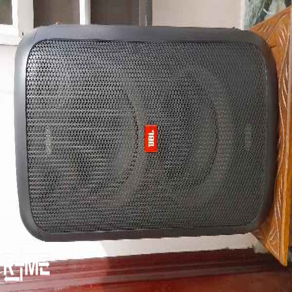 JBL Partybox 100 on rent