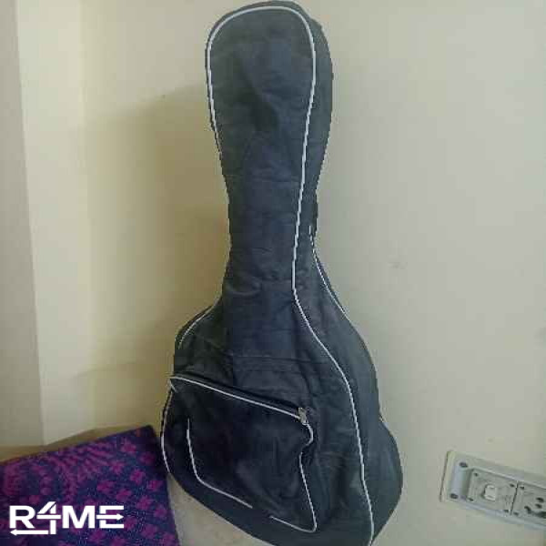 Guitar Acoustic on rent