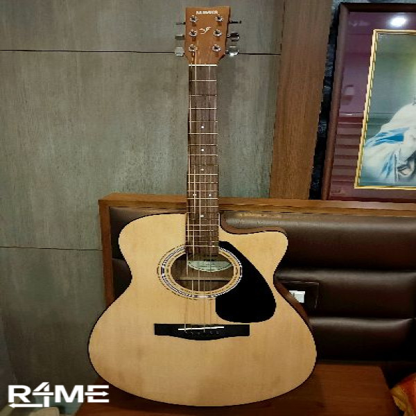 Yamaha FS80c Acoustic Guitar on rent
