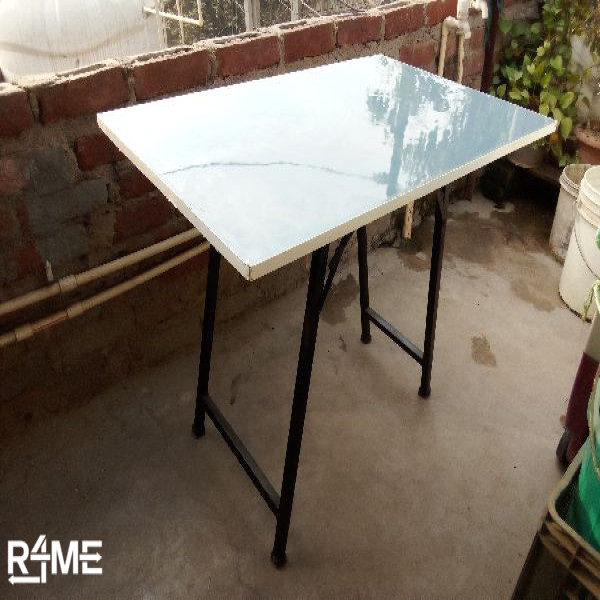 Folding Study Table on rent