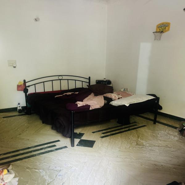 Queen size Iron Bed on rent